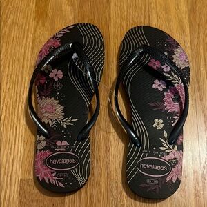 Havaianas Black and Pink Floral Sandals